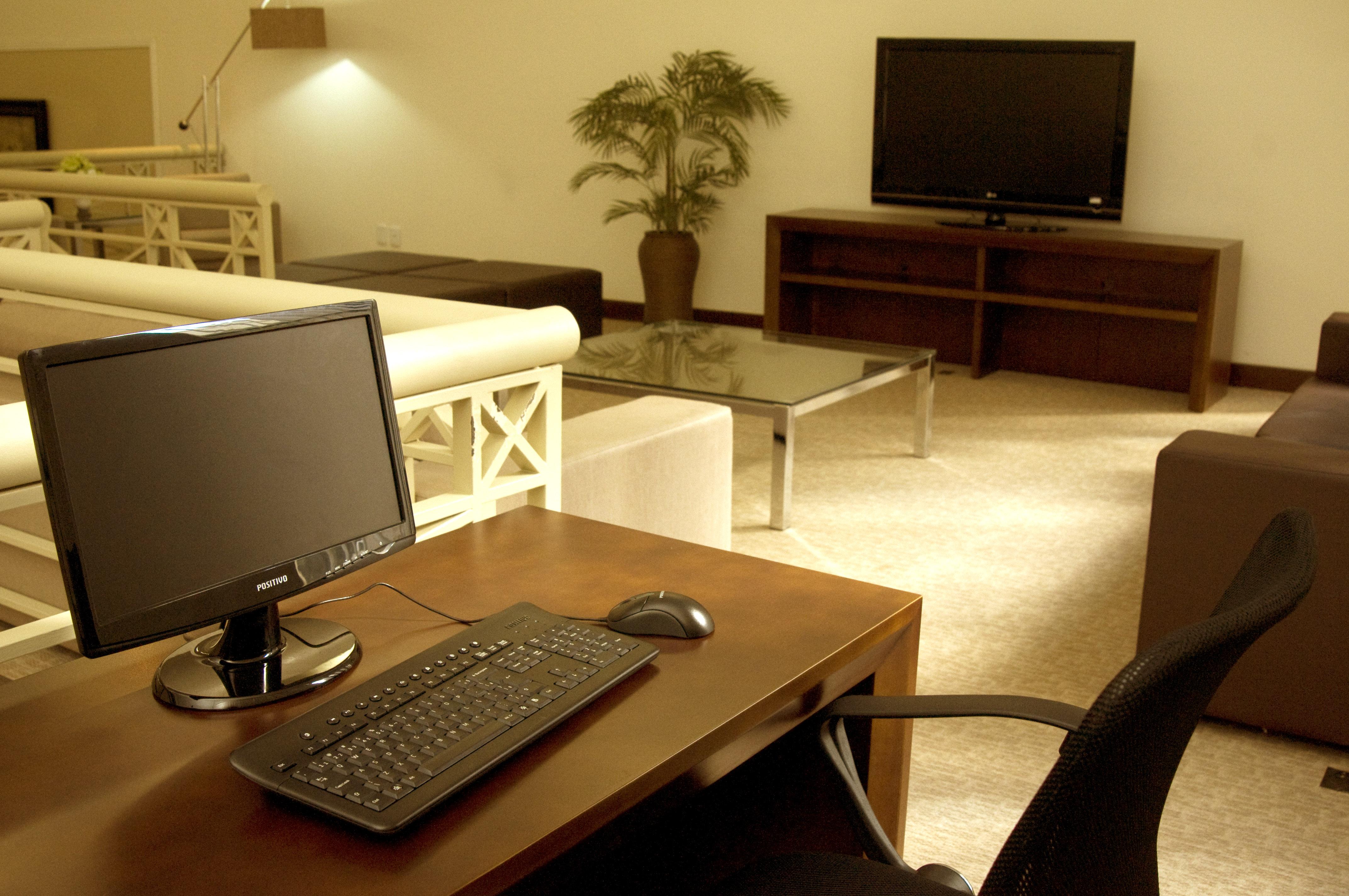 Hotel Continental Business - 200 Metros Do Complexo Hospitalar Santa Casa 3*