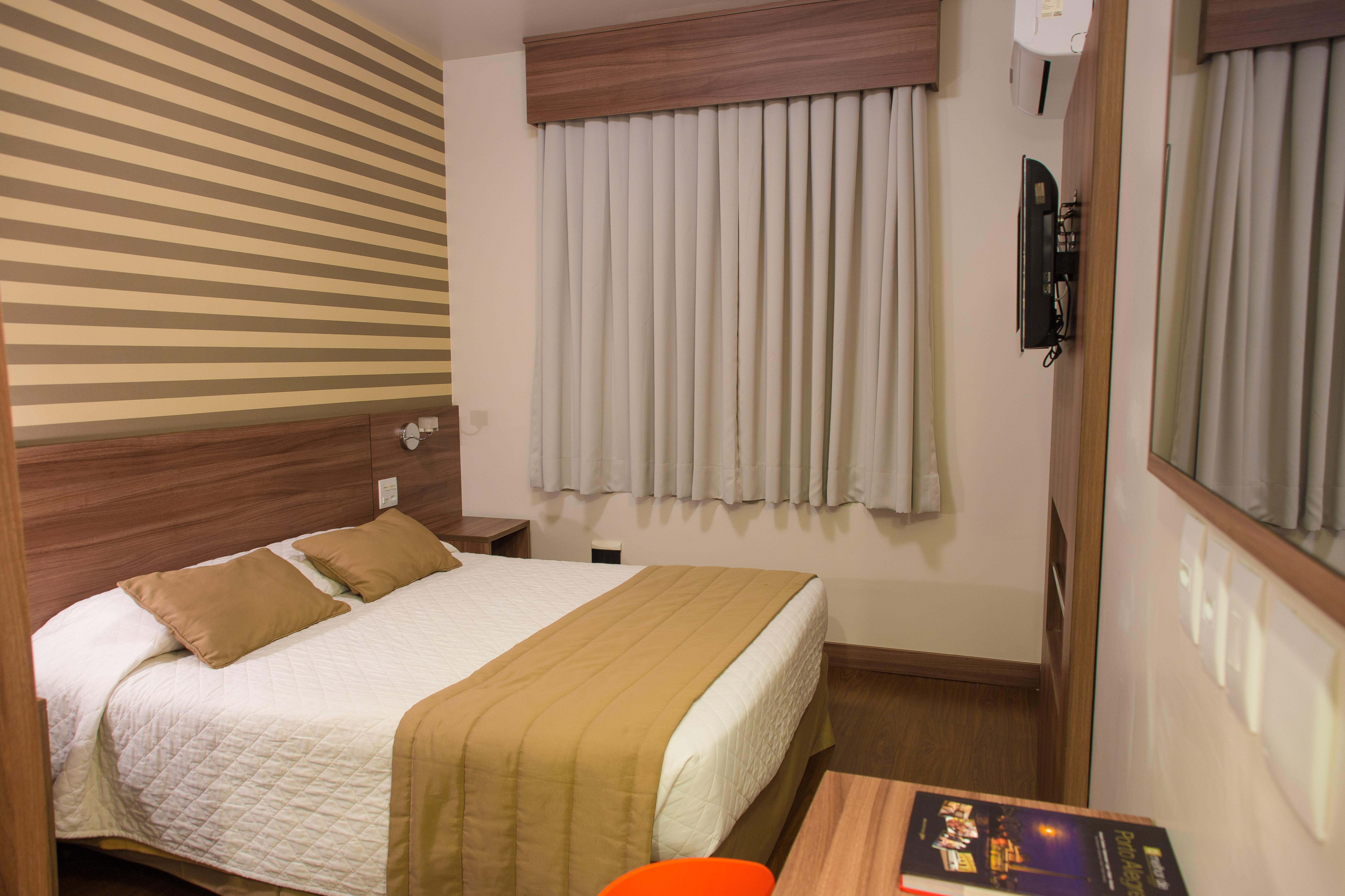 Continental Business - 200 Metros Do Complexo Hospitalar Santa Casa 3*