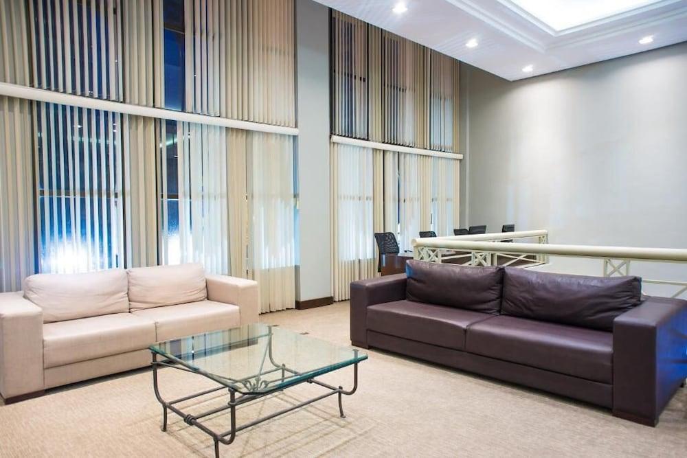 Hotel Continental Business - 200 Metros Do Complexo Hospitalar Santa Casa 3*