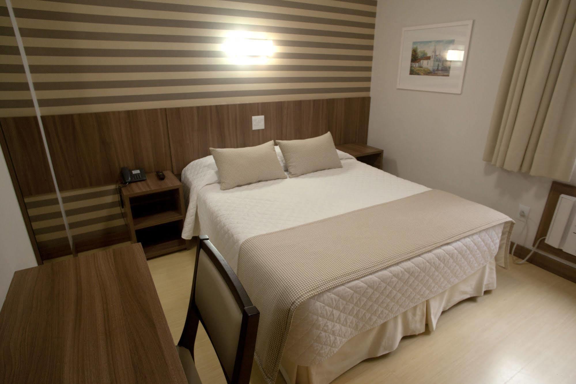 Continental Business - 200 Metros Do Complexo Hospitalar Santa Casa 3*